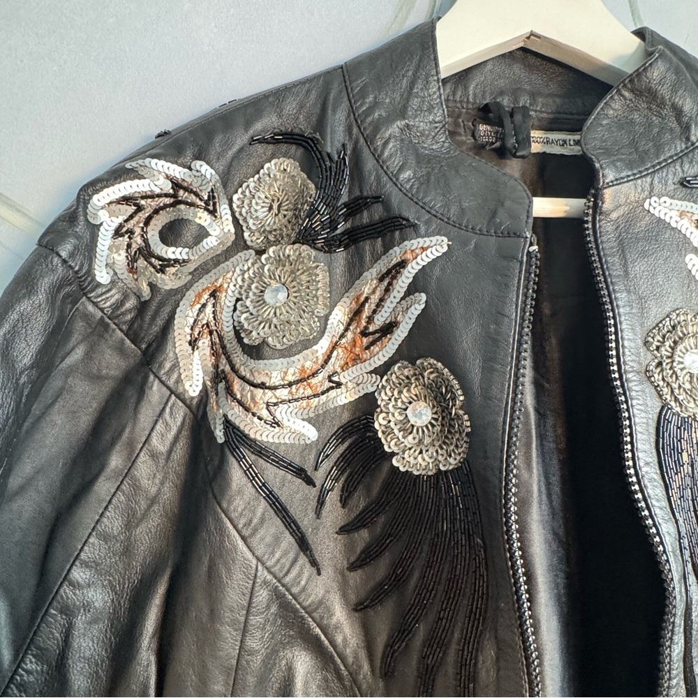 Embroidered Black Leather Jacket vintage size M - Picture 4 of 11